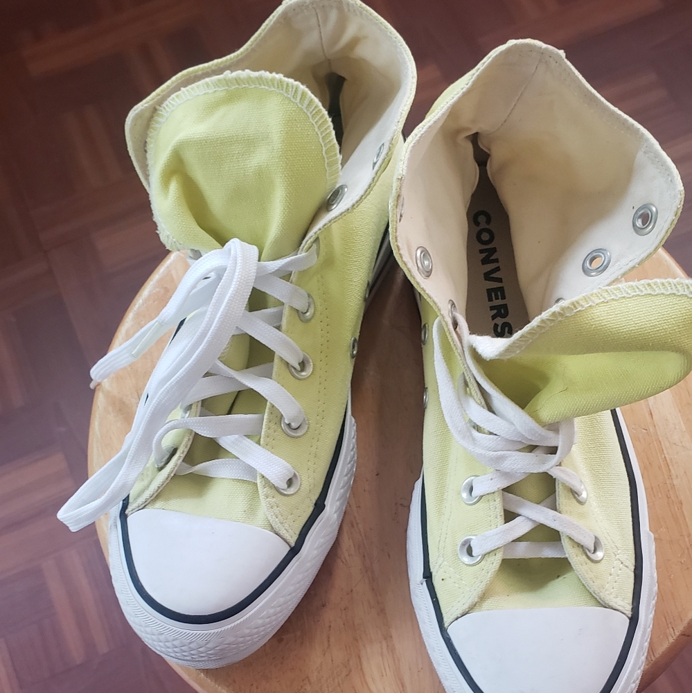 Converse Green High-Top Sneakers Classic Style